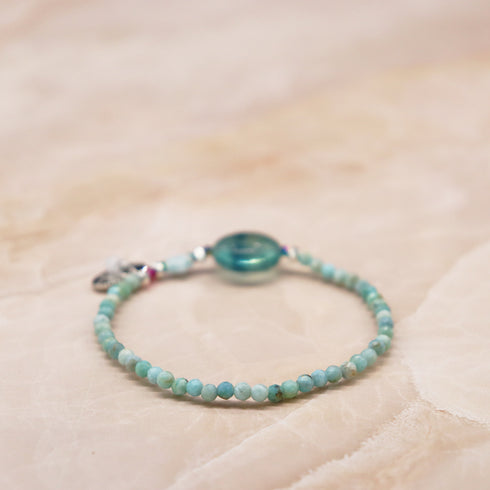 【绯红之焰】合成红宝石、萤石、蓝蛋白石和高岭土手镯