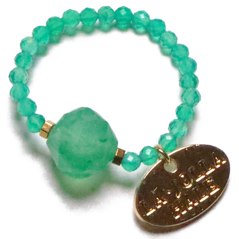 绿色东陵玉和绿色玛瑙戒指