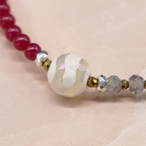 【Flames of Crimson】水紋天珠×人工ルビー×ラブラドライト×ブラックシェル ブレスレット