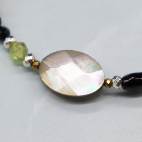 【绿光阳光】玳瑁天珠 x 橄榄石 x 缟玛瑙 x 黑贝壳手链