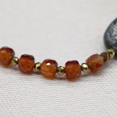 【La・Fall Marrón】亀甲天珠×オレンジガーネット×モスコバイト×アバロニシェル×スモーキークォーツ ブレスレット