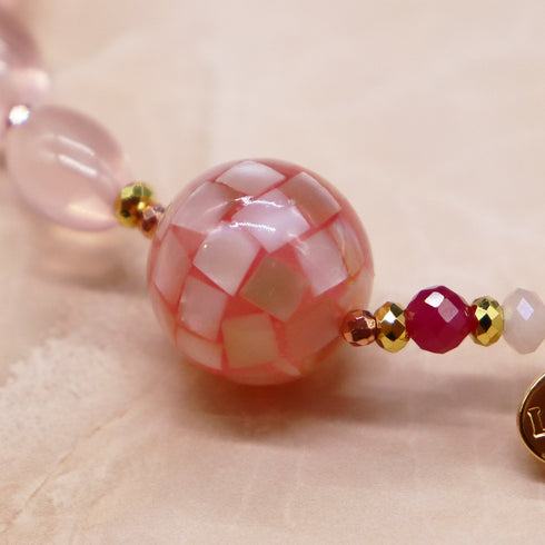 【Blooming Pink Roses】三眼天珠×ローズクォーツ×プレスシェル ブレスレット