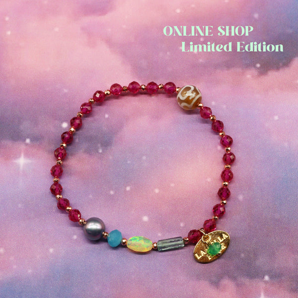 【ONLINE SHOP限定】【Flames of Crimson】賽瓶天珠×人工ルビー×アコヤパール×オパール×ブルートルマリン ブレスレット