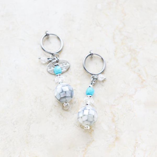【Be Loved Turquoise】ターコイズ×プレスシェル×水晶 イヤリング