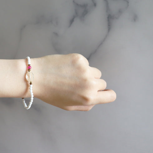 绯红火焰合成红宝石、绿紫水晶、柠檬石英和白玛瑙手链