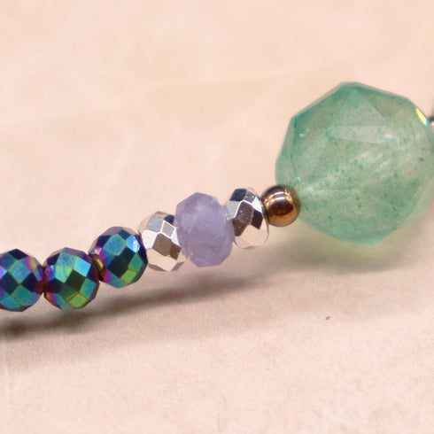 【对斋浦尔的渴望】绿色东陵玉、坦桑石和彩色赤铁矿手链