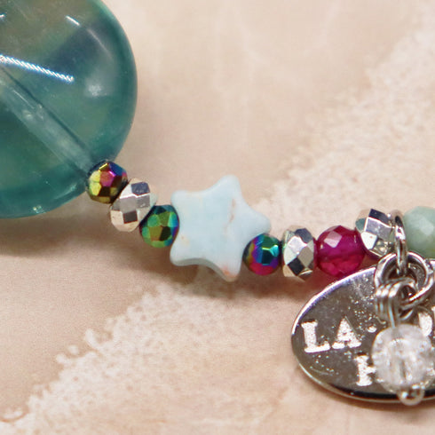 【绯红之焰】合成红宝石、萤石、蓝蛋白石和高岭土手镯