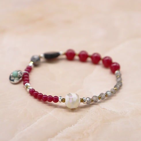 【Flames of Crimson】水紋天珠×人工ルビー×ラブラドライト×ブラックシェル ブレスレット