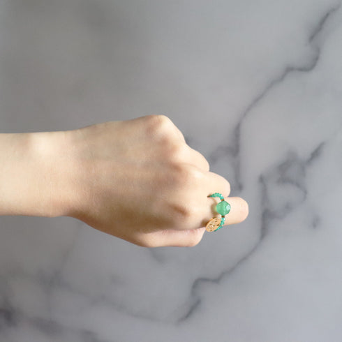 绿色东陵玉和绿色玛瑙戒指