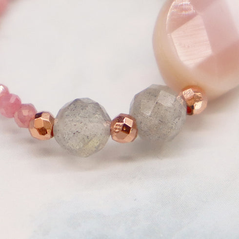 【Pink! Pink! Pink!】ピンクシェル×ラブラドライト×ムーンストーン リング