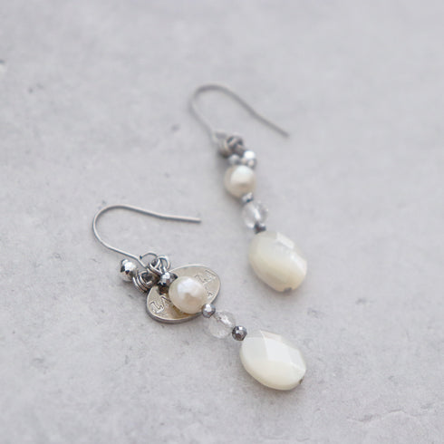 ホワイトシェル×水晶×バロックパール ピアス