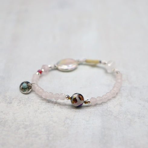 【盛开的粉色玫瑰】玳瑁天珠 x 粉晶 x 珍珠 x 珍珠母贝手链