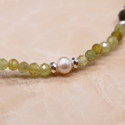【Open the Jewelry Box!】亀甲天珠×グリーンガーネット×パール×マザーオブパール ブレスレット