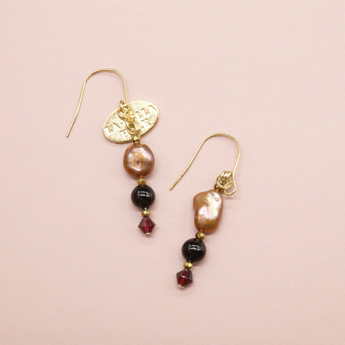 【Open the Jewelry Box!】ガーネット×オニキス×バロックパール ピアス