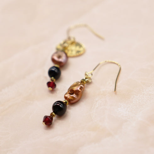 【Open the Jewelry Box!】ガーネット×オニキス×バロックパール ピアス