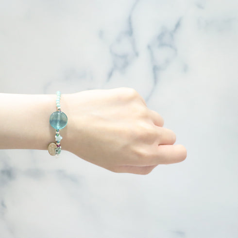 【绯红之焰】合成红宝石、萤石、蓝蛋白石和高岭土手镯