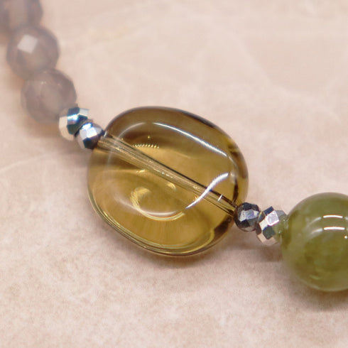 【Open the Jewelry Box!】グリーンガーネット×タンザナイト×ビアクォーツ×グレーオニキス ブレスレット