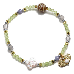 [ONLINE SHOP Exclusive] [Green Light Sunshine] Three-Eyed Dzi Bead x Peridot x Pearl Bracelet