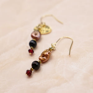 【Open the Jewelry Box!】ガーネット×オニキス×バロックパール ピアス